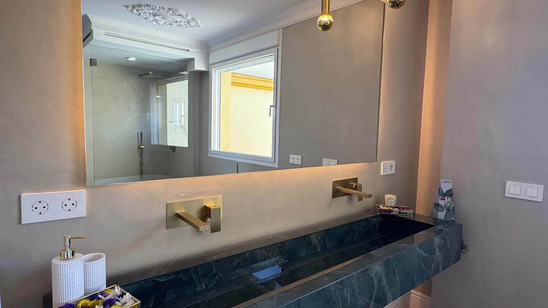 Luxury Cathedral Views In Séville Appartement