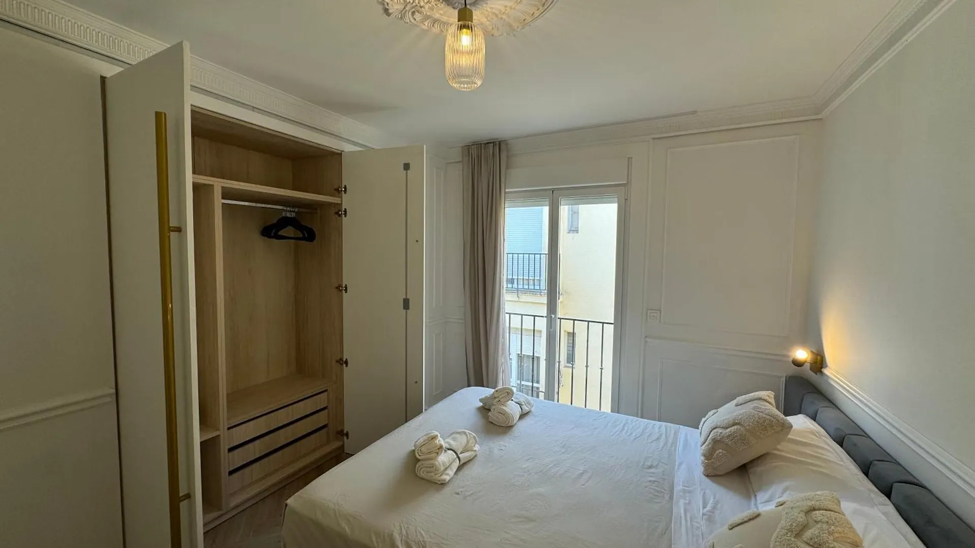 Luxury Cathedral Views In Sewilla Apartament
