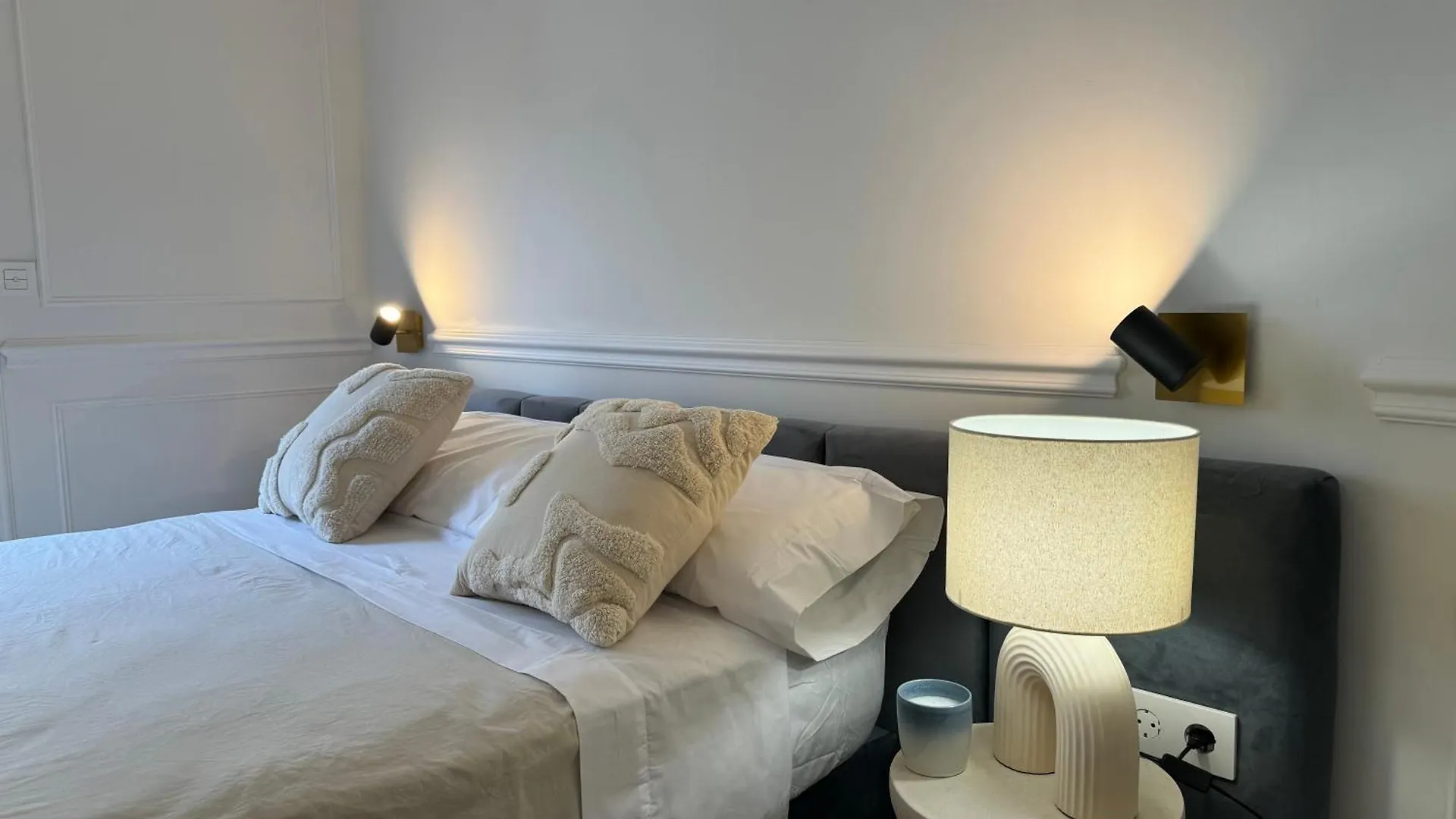 Apartment Luxury Cathedral Views In Seville Spain