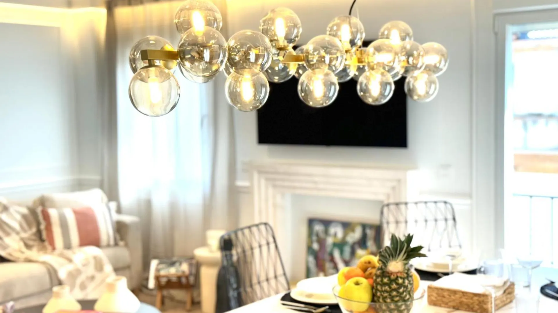 Apartment Luxury Cathedral Views In Seville Spain