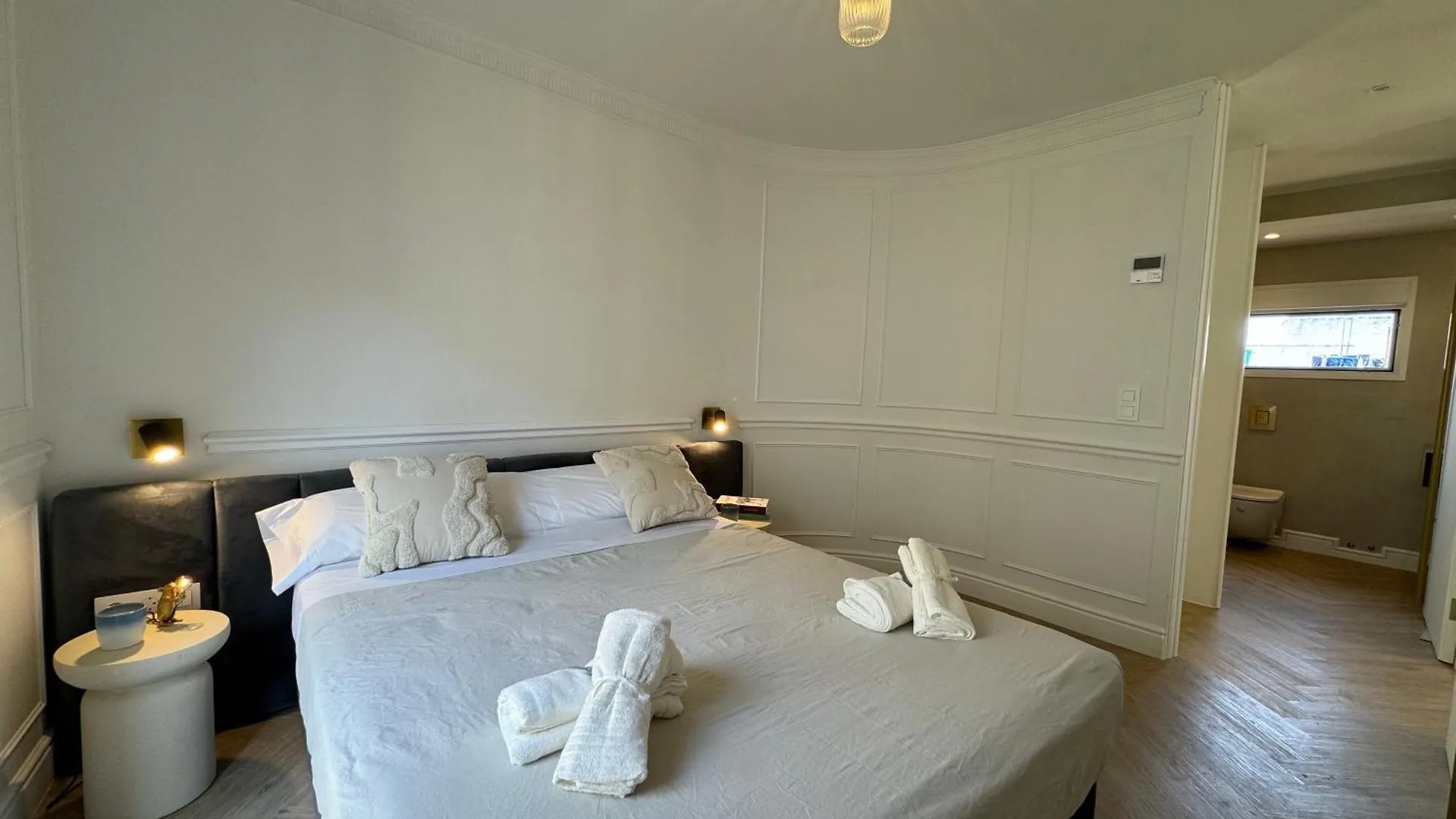 Luxury Cathedral Views In Seville Apartment
